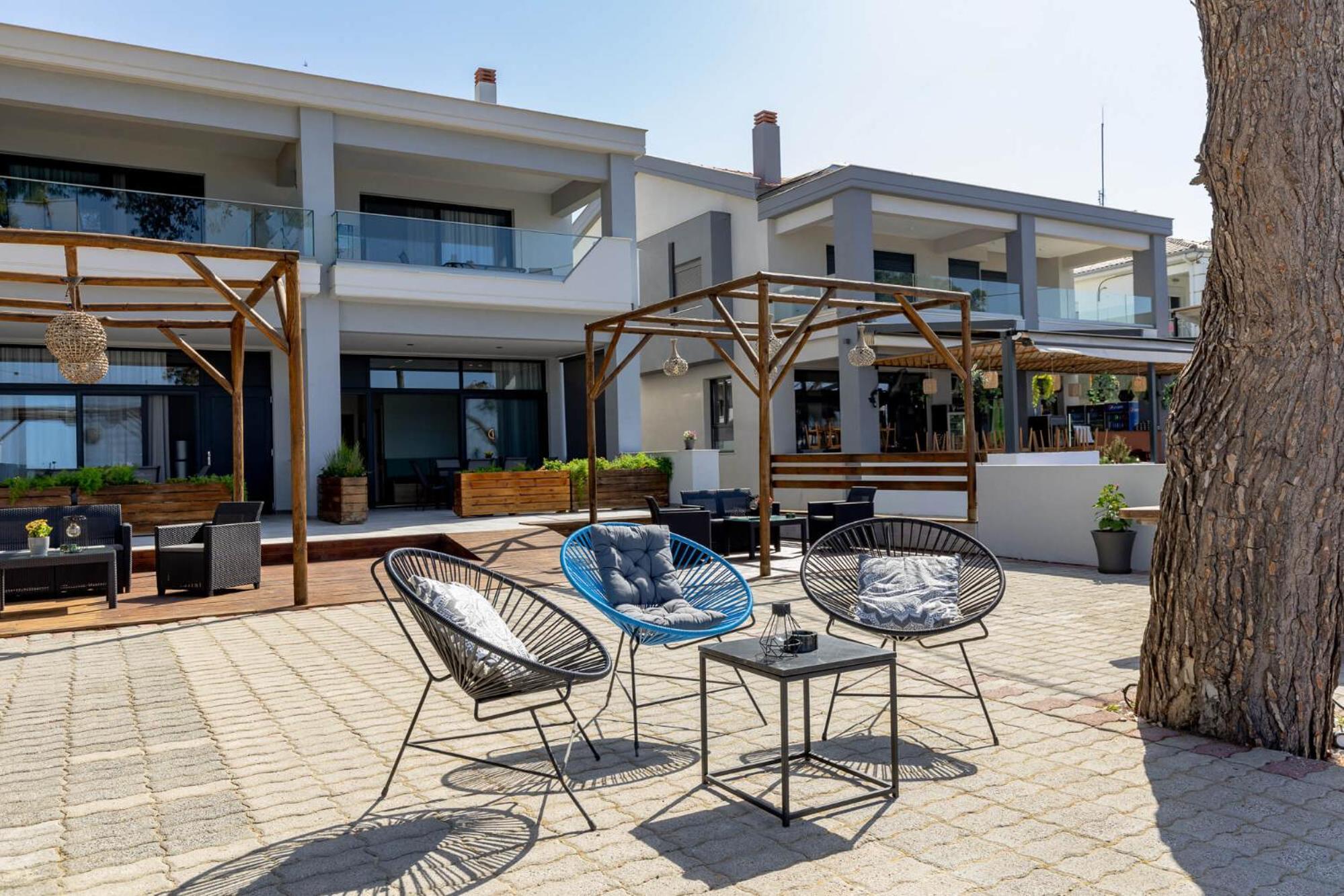 Enalia Luxury Living Leilighet Nikíti Eksteriør bilde