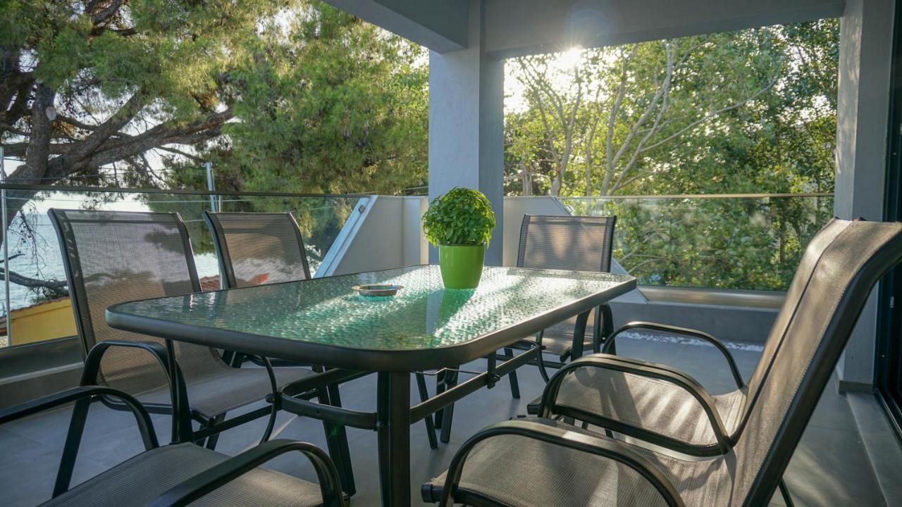 Enalia Luxury Living Leilighet Nikíti Eksteriør bilde