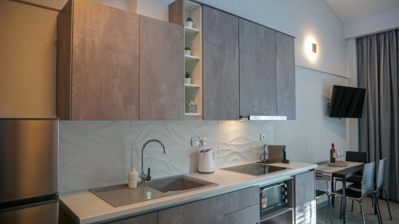 Enalia Luxury Living Leilighet Nikíti Eksteriør bilde