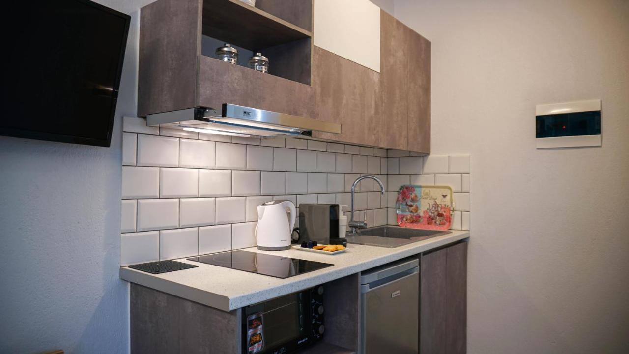 Enalia Luxury Living Leilighet Nikíti Eksteriør bilde
