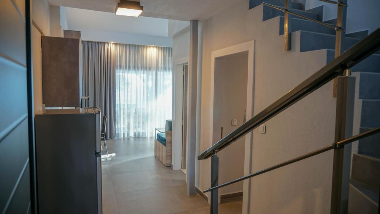 Enalia Luxury Living Leilighet Nikíti Eksteriør bilde