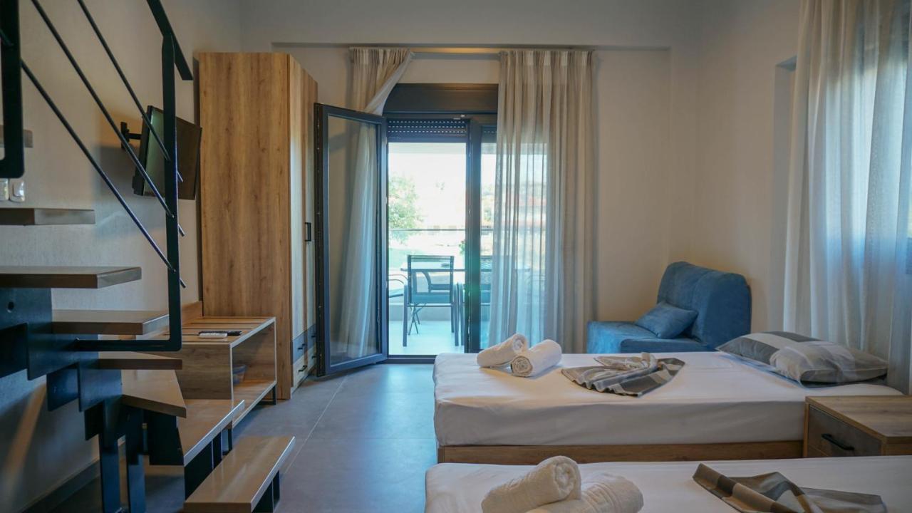 Enalia Luxury Living Leilighet Nikíti Eksteriør bilde