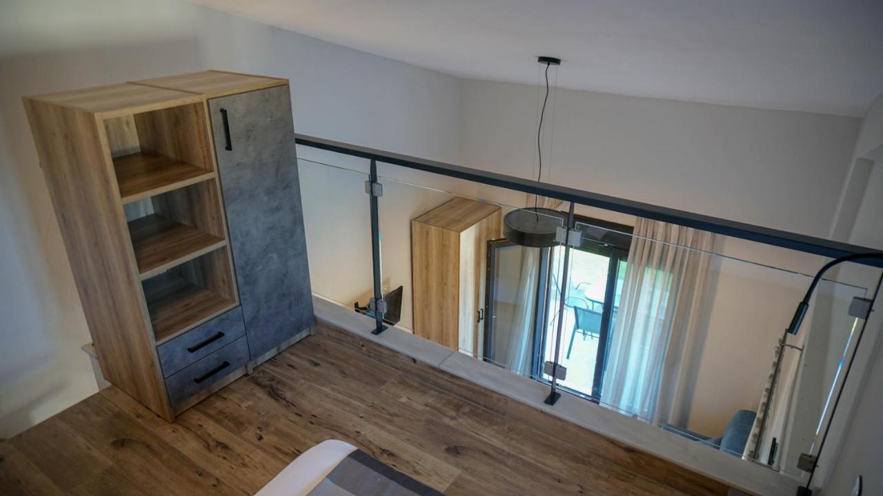 Enalia Luxury Living Leilighet Nikíti Eksteriør bilde