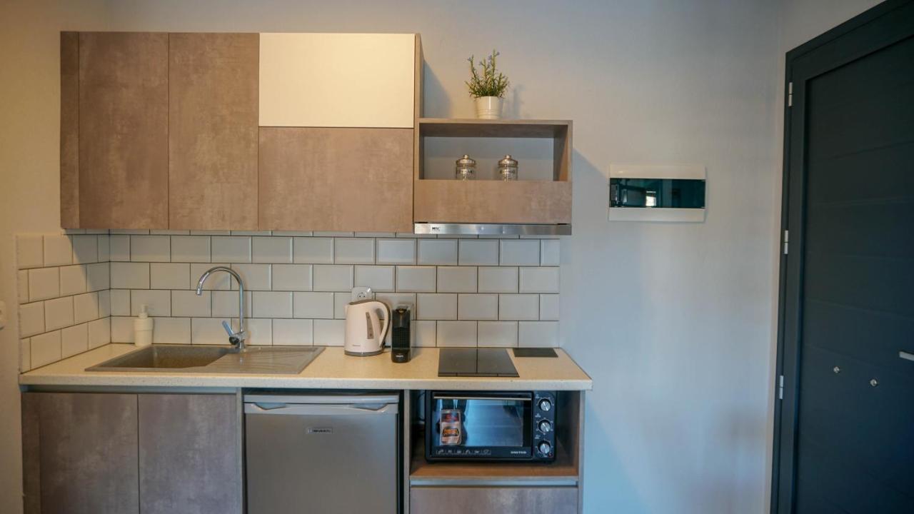Enalia Luxury Living Leilighet Nikíti Eksteriør bilde